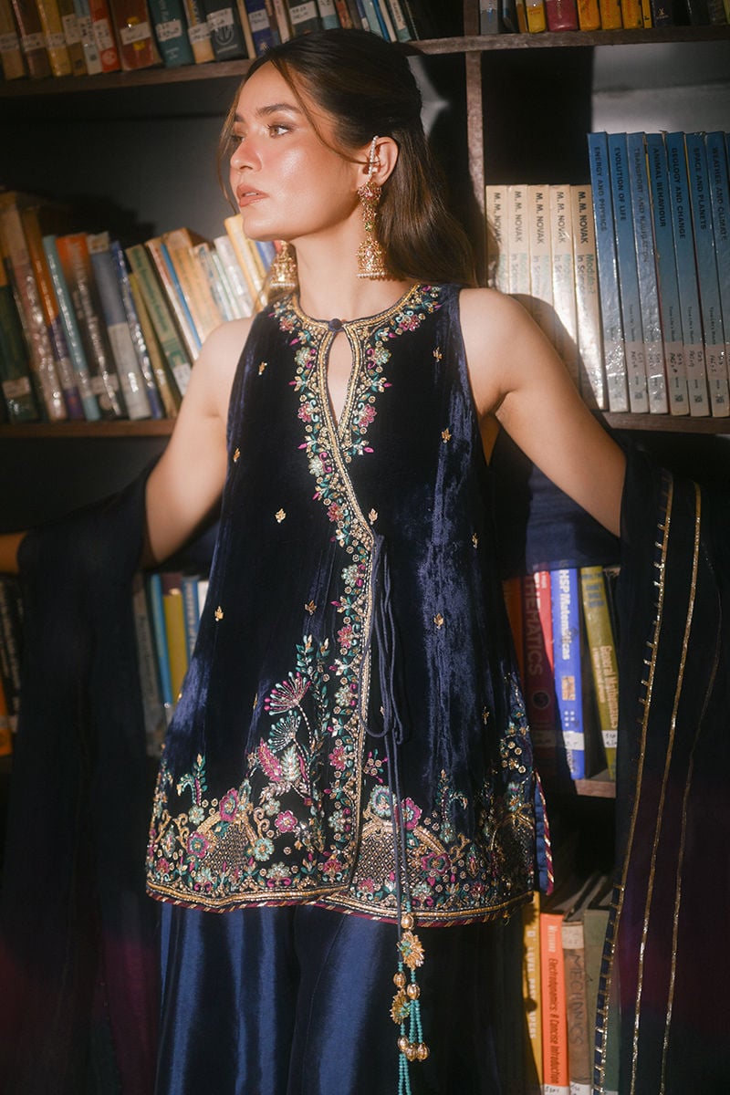 RAAZ ANGARKHA AND DUPATTA | QISSA LUXURY VELVETS | ANSAB JAHANGIR