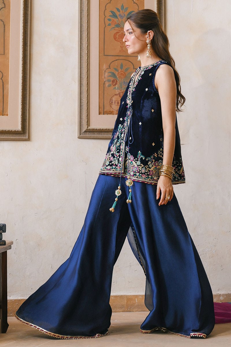 RAAZ ANGARKHA AND DUPATTA | QISSA LUXURY VELVETS | ANSAB JAHANGIR