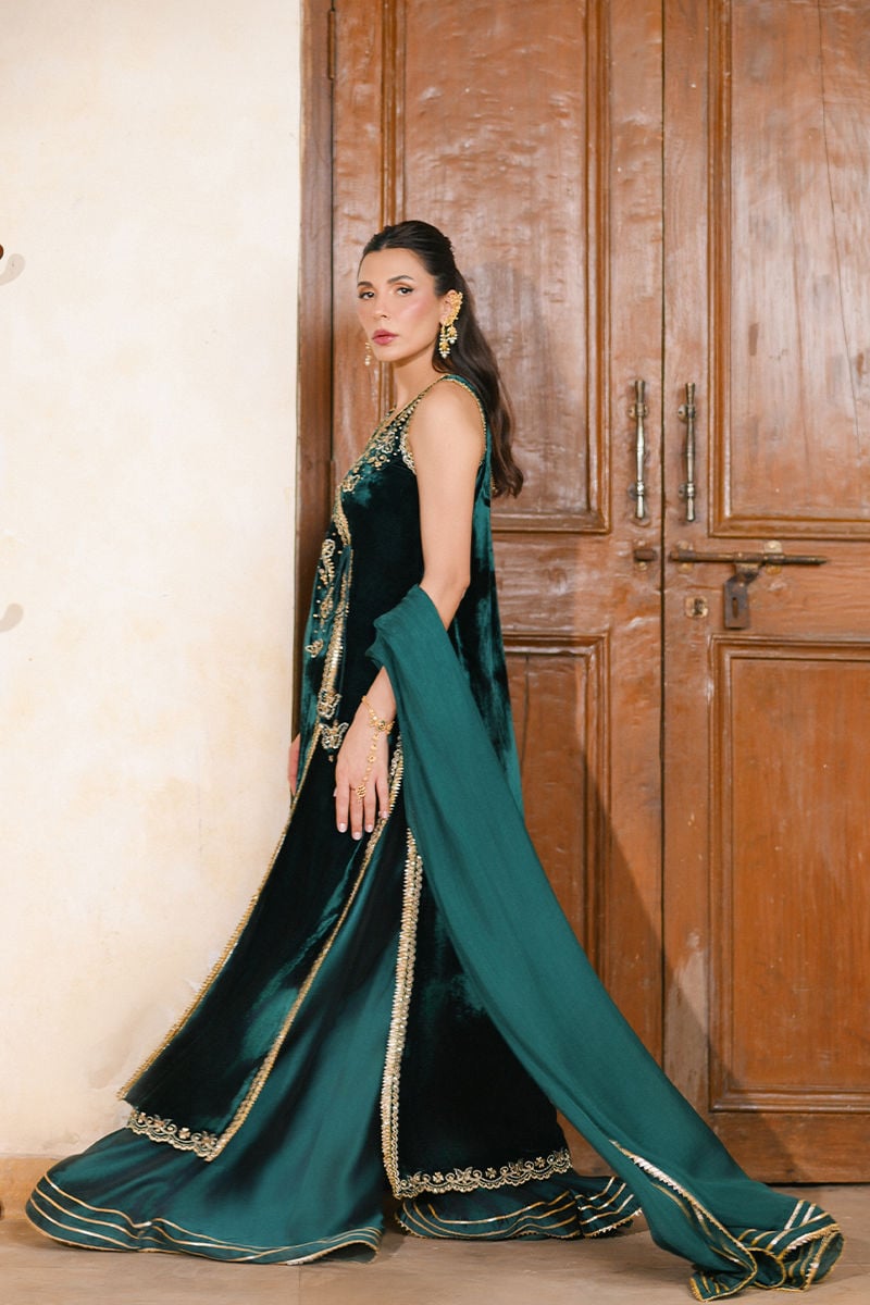 LEHER ANGARKHA AND DUPATTA | QISSA LUXURY VELVETS | ANSAB JAHANGIR