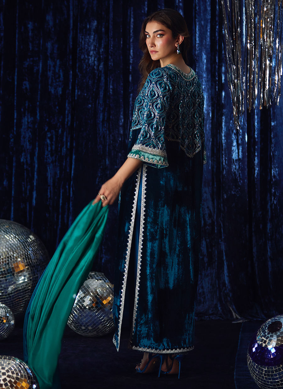 Teen Teal Shirt And Dupatta | Velvet | FARAH TALIB AZIZ