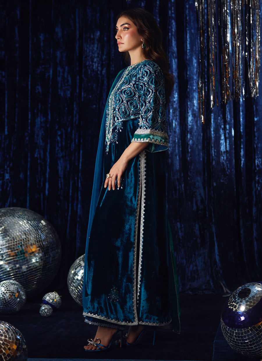 Teen Teal Shirt And Dupatta | Velvet | FARAH TALIB AZIZ