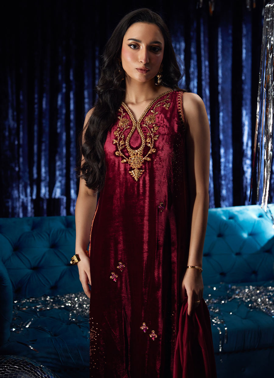 Arden Garnet Shirt And Dupatta | Velvet | FARAH TALIB AZIZ