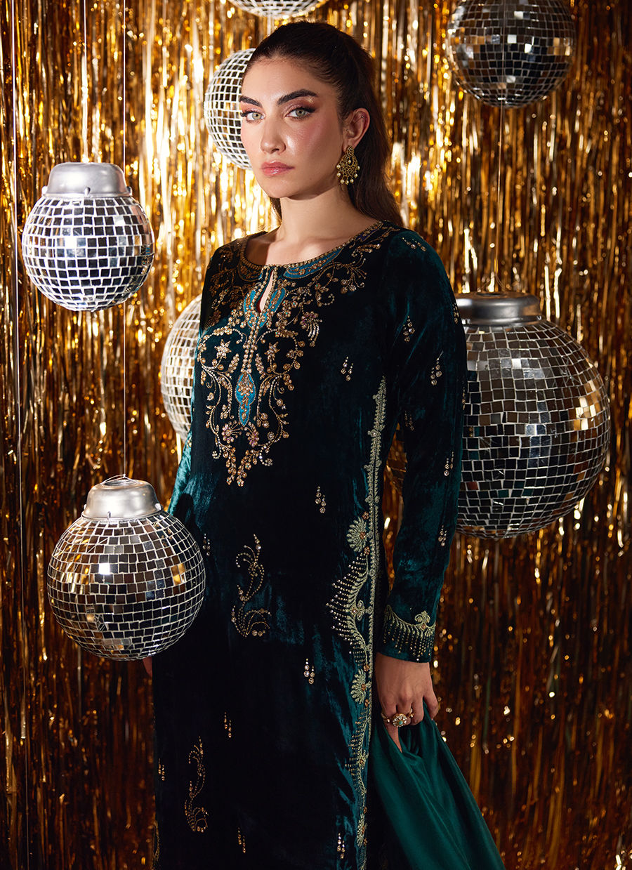 Gleen Forest Green Velvet Shirt And Dupatta | Velvet | FARAH TALIB AZIZ