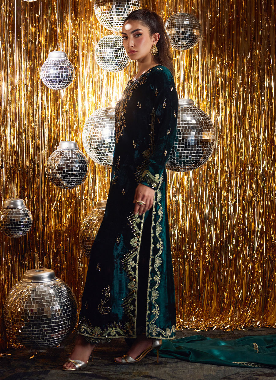Gleen Forest Green Velvet Shirt And Dupatta | Velvet | FARAH TALIB AZIZ