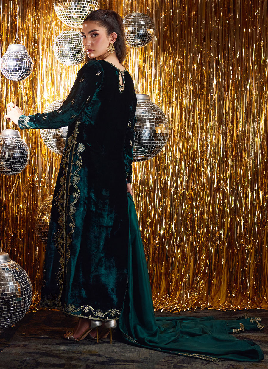 Gleen Forest Green Velvet Shirt And Dupatta | Velvet | FARAH TALIB AZIZ