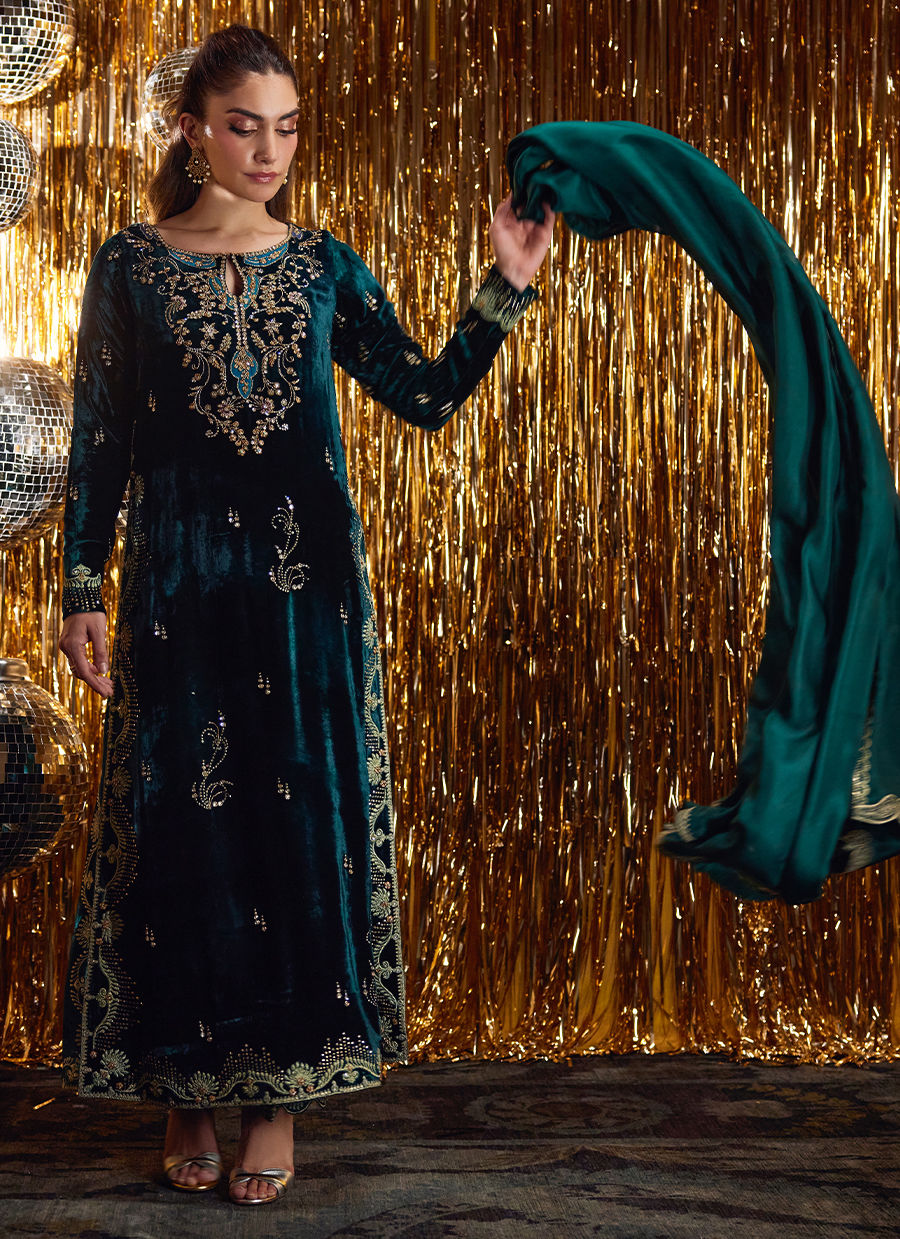Gleen Forest Green Velvet Shirt And Dupatta | Velvet | FARAH TALIB AZIZ