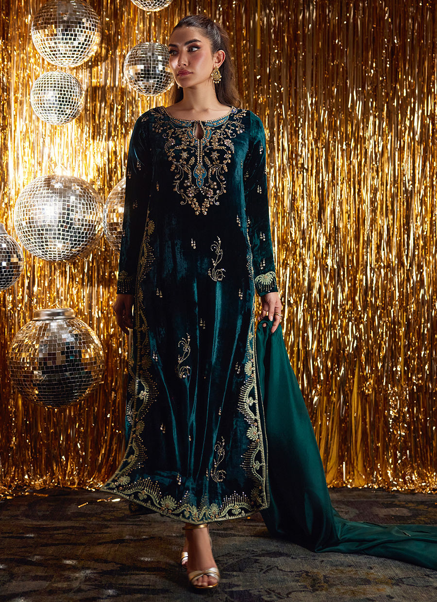 Gleen Forest Green Velvet Shirt And Dupatta | Velvet | FARAH TALIB AZIZ