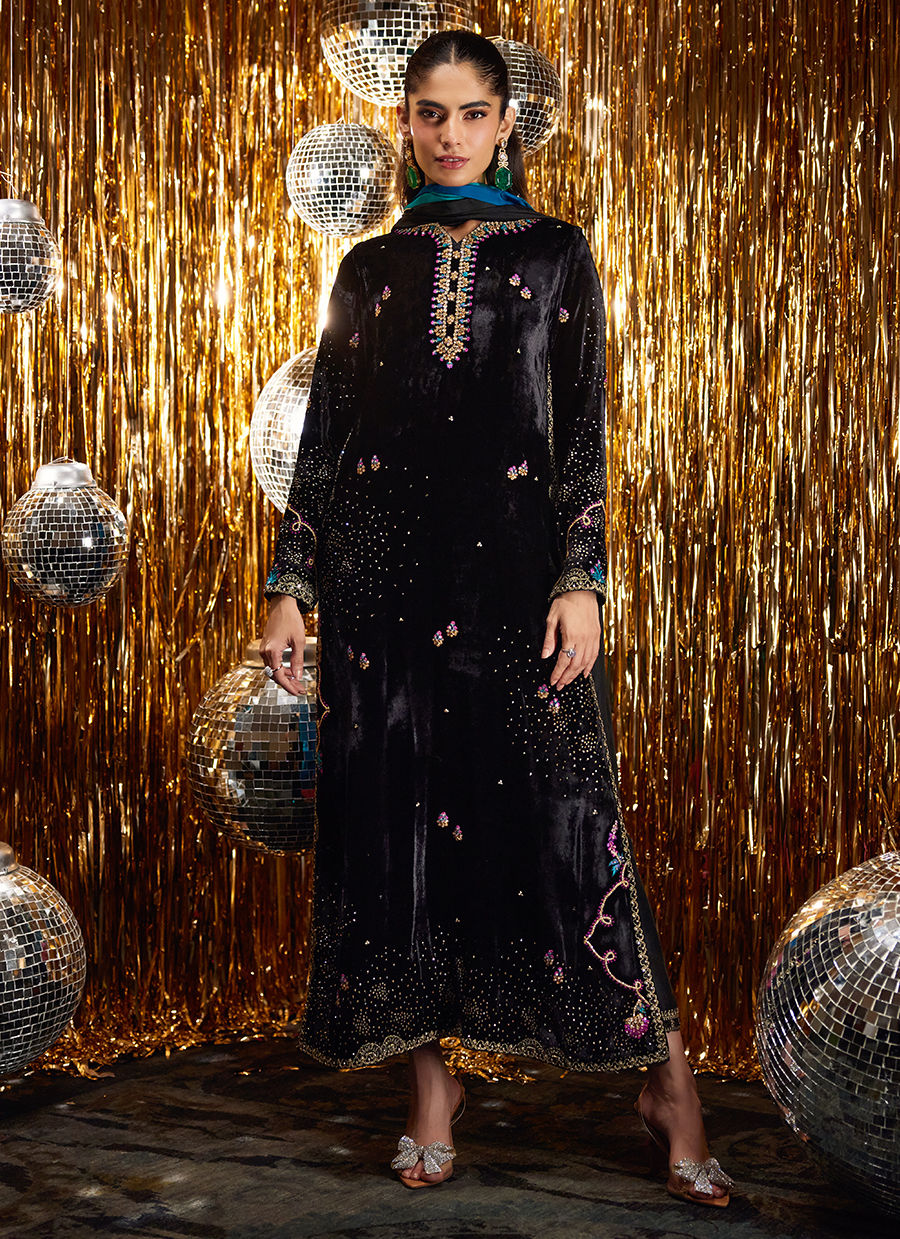 Masika Black Shirt And Dupatta | Velvet | FARAH TALIB AZIZ