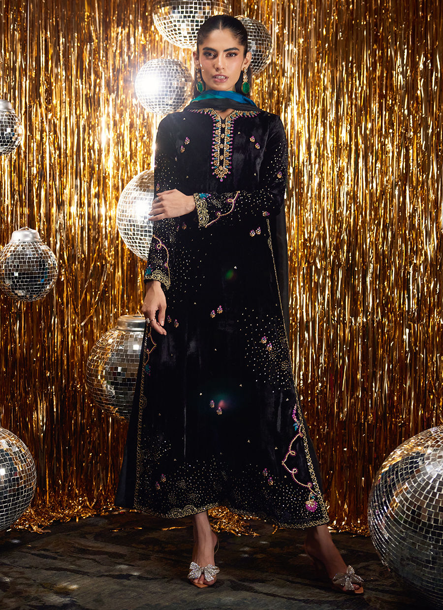 Masika Black Shirt And Dupatta | Velvet | FARAH TALIB AZIZ