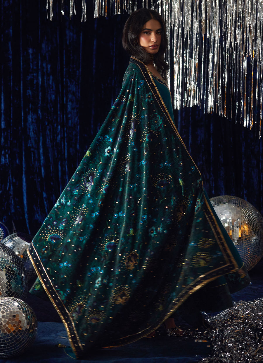 The Verve Shawl | Velvet | FARAH TALIB AZIZ