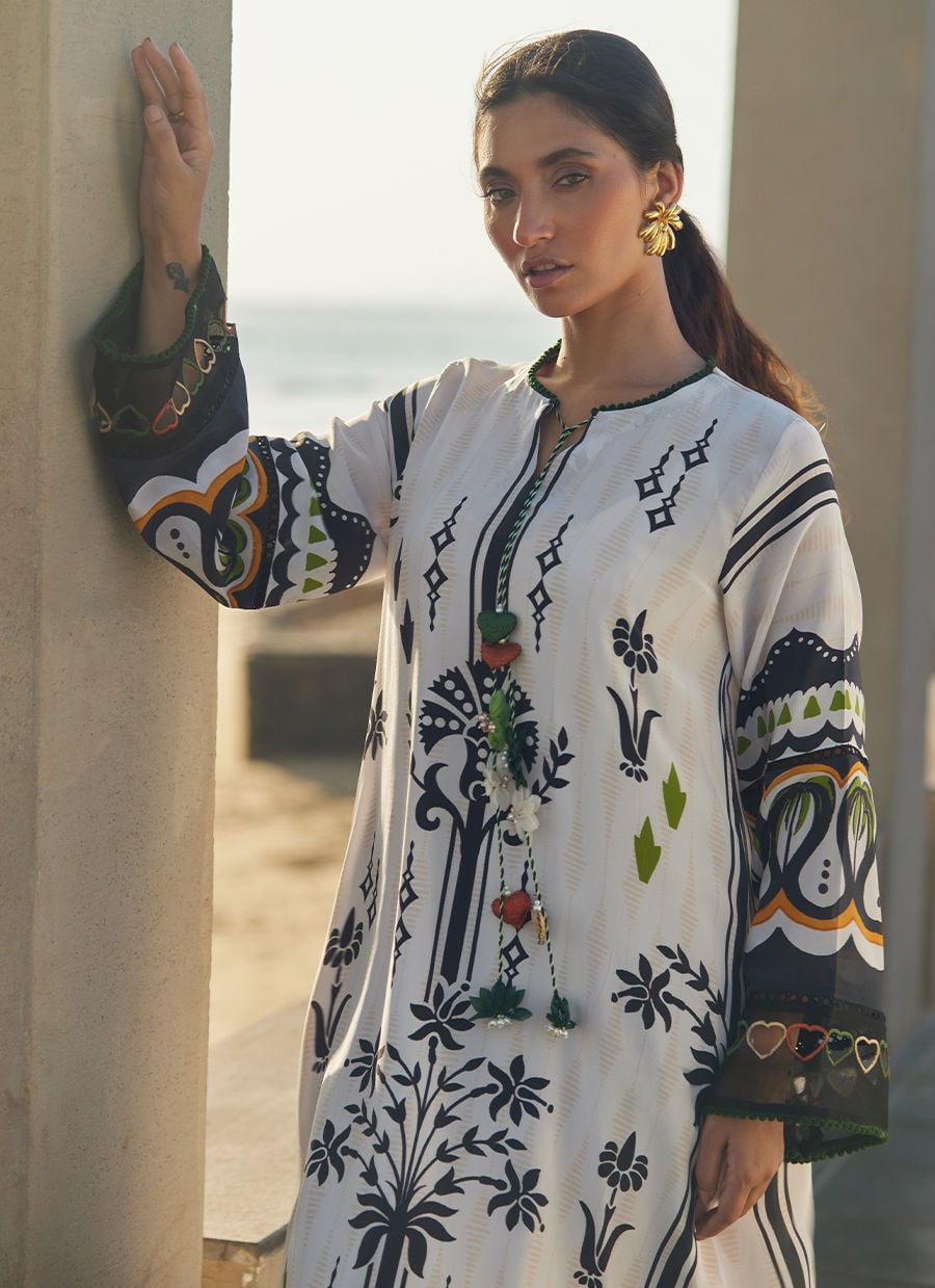 Zenya Crepe Kaftan | Laani - The Kaftan Edit | FARAH TALIB AZIZ