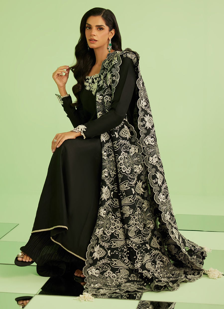 Noir Élan Kalidaar | Veya- A Draped Capsule | FARAH TALIB AZIZ