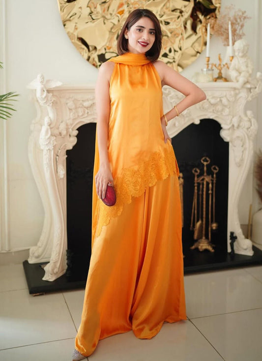 Ailla Shirt And Dupatta With Pants | Veya- A Draped Capsule | FARAH TALIB AZIZ