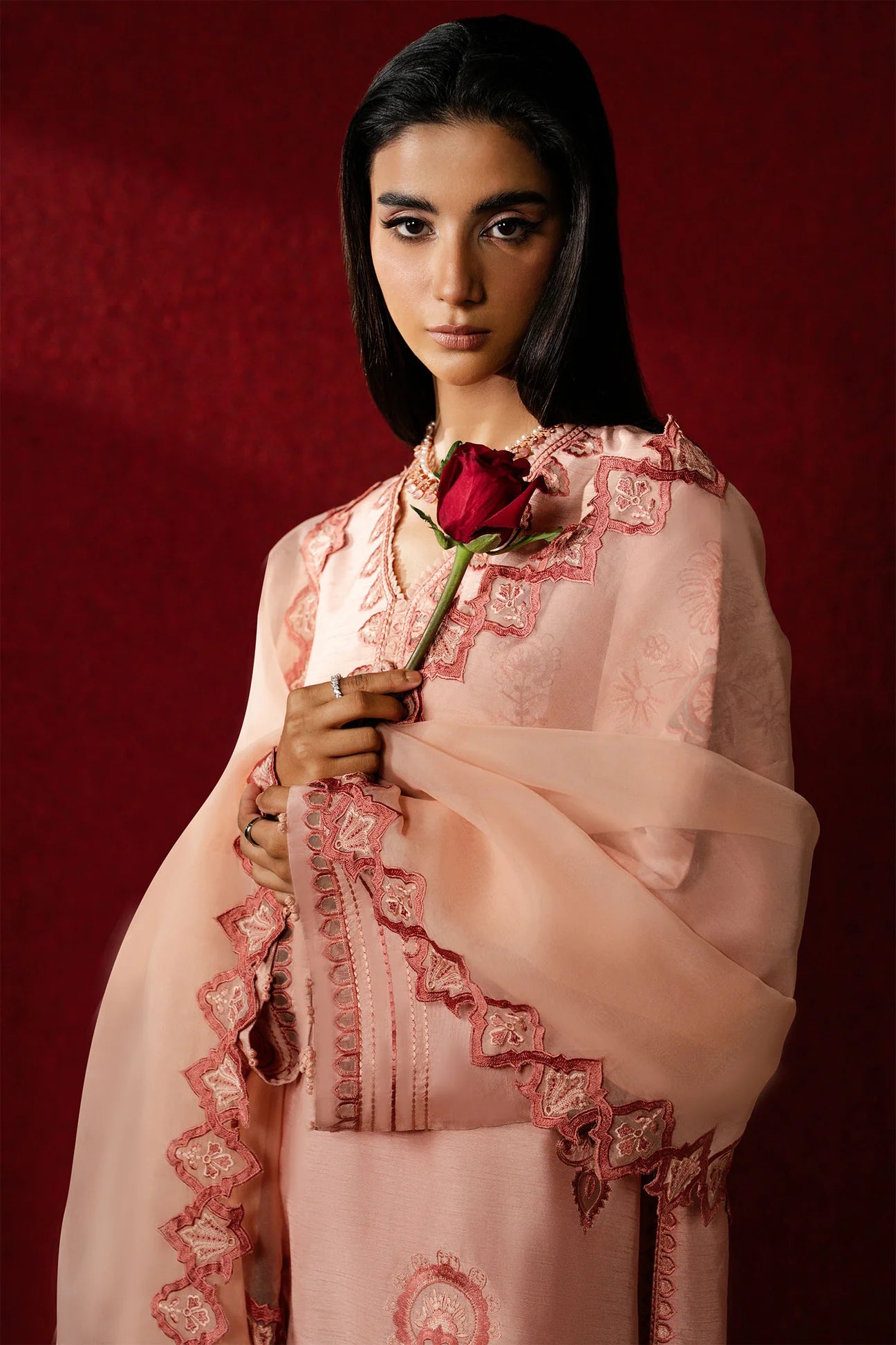 (ZRW-21521) ROSELYNNE | SERAE | ZAHA