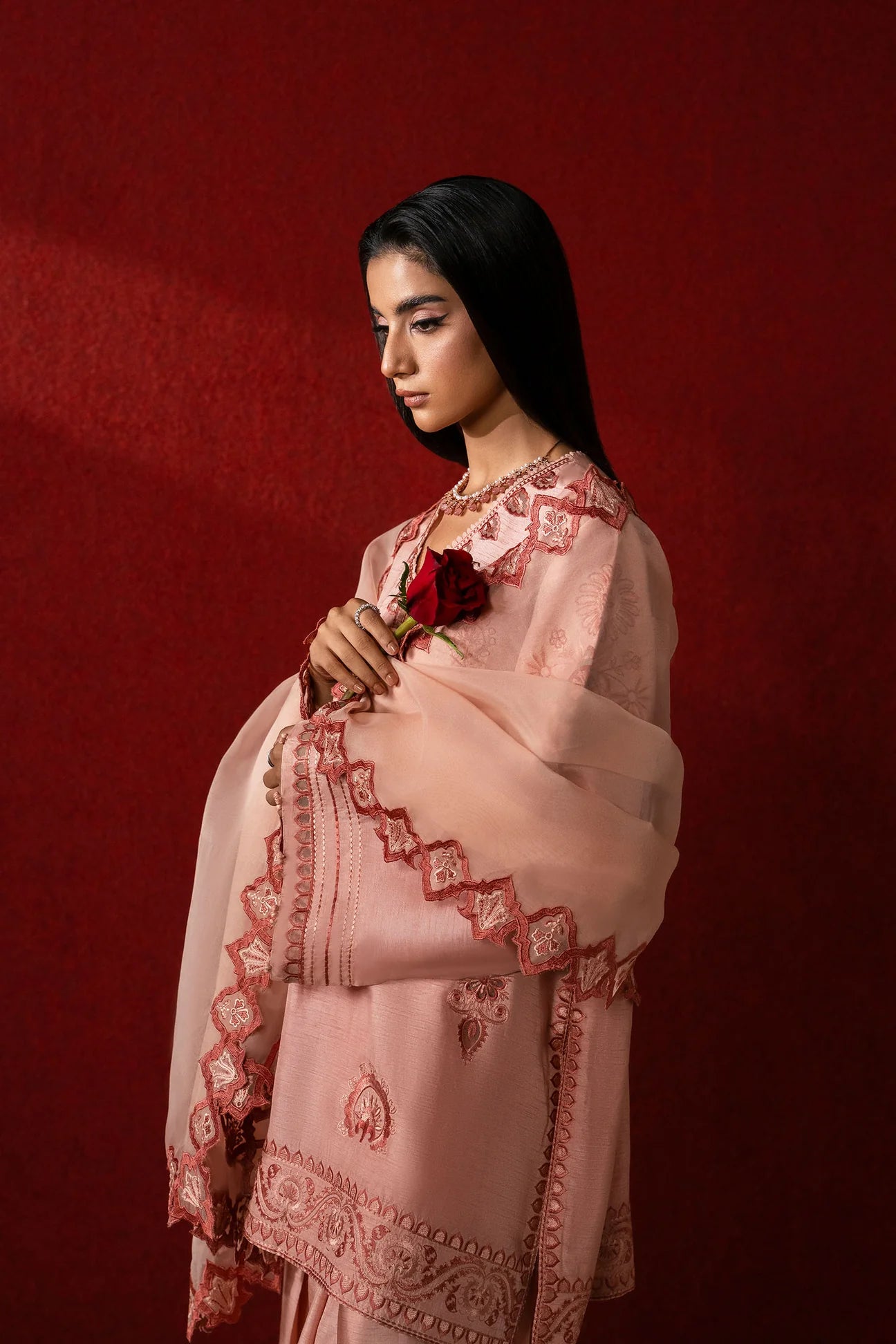 (ZRW-21521) ROSELYNNE | SERAE | ZAHA