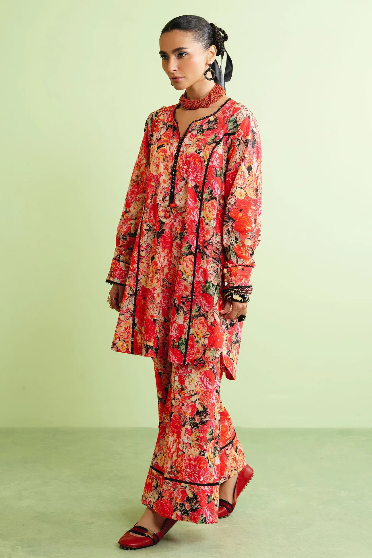 CRIMSON CRUSH (ZRW-21287) | Zaha Festive’25