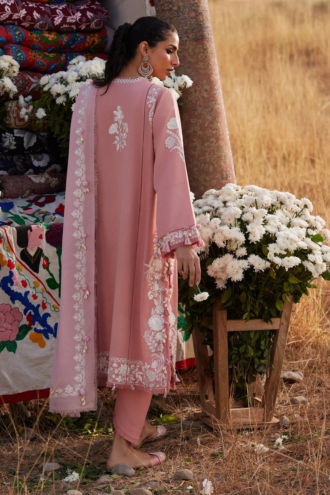 NIRA (ZW25-05) | WINTER'25 | ZAHA