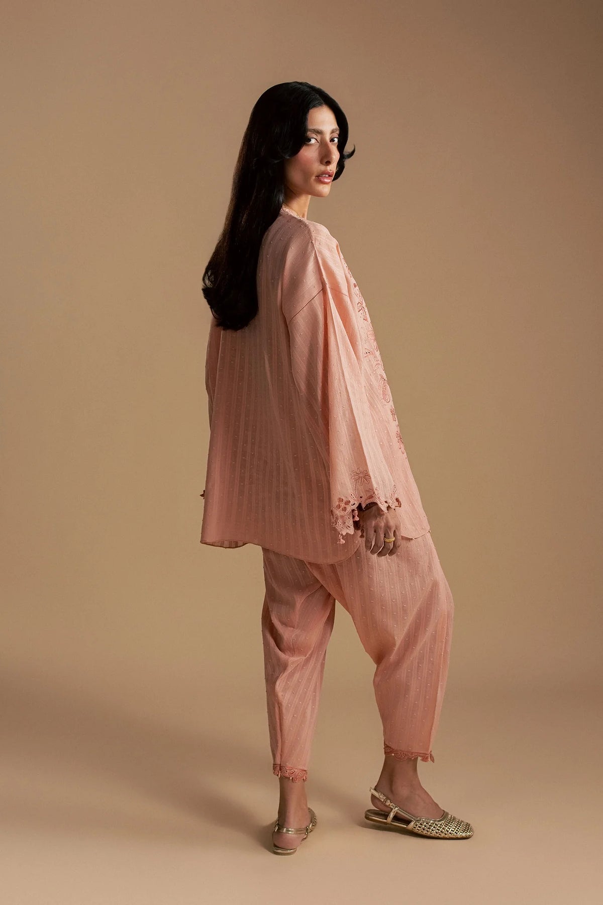 NOA (ERW-21744) |  ESSENTIALS FALL '26 | ELAN