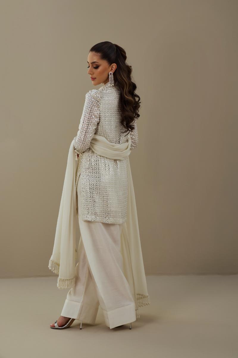 AR-0001020 | Anum Rajwani