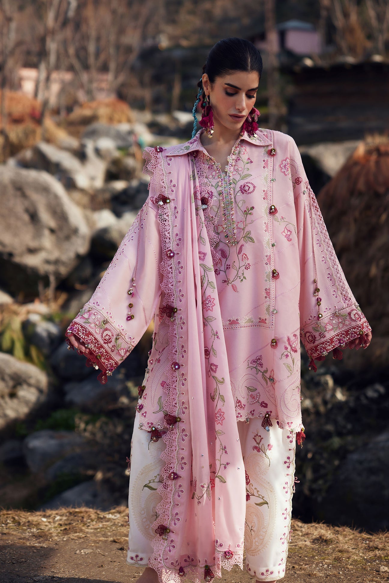 BÌ YÙN 碧韵 (ZL26-06 B) | Zaha Festive Lawn’26