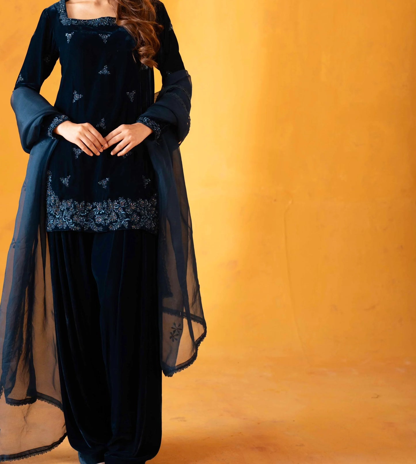 Elle | Shanzay Anooshay