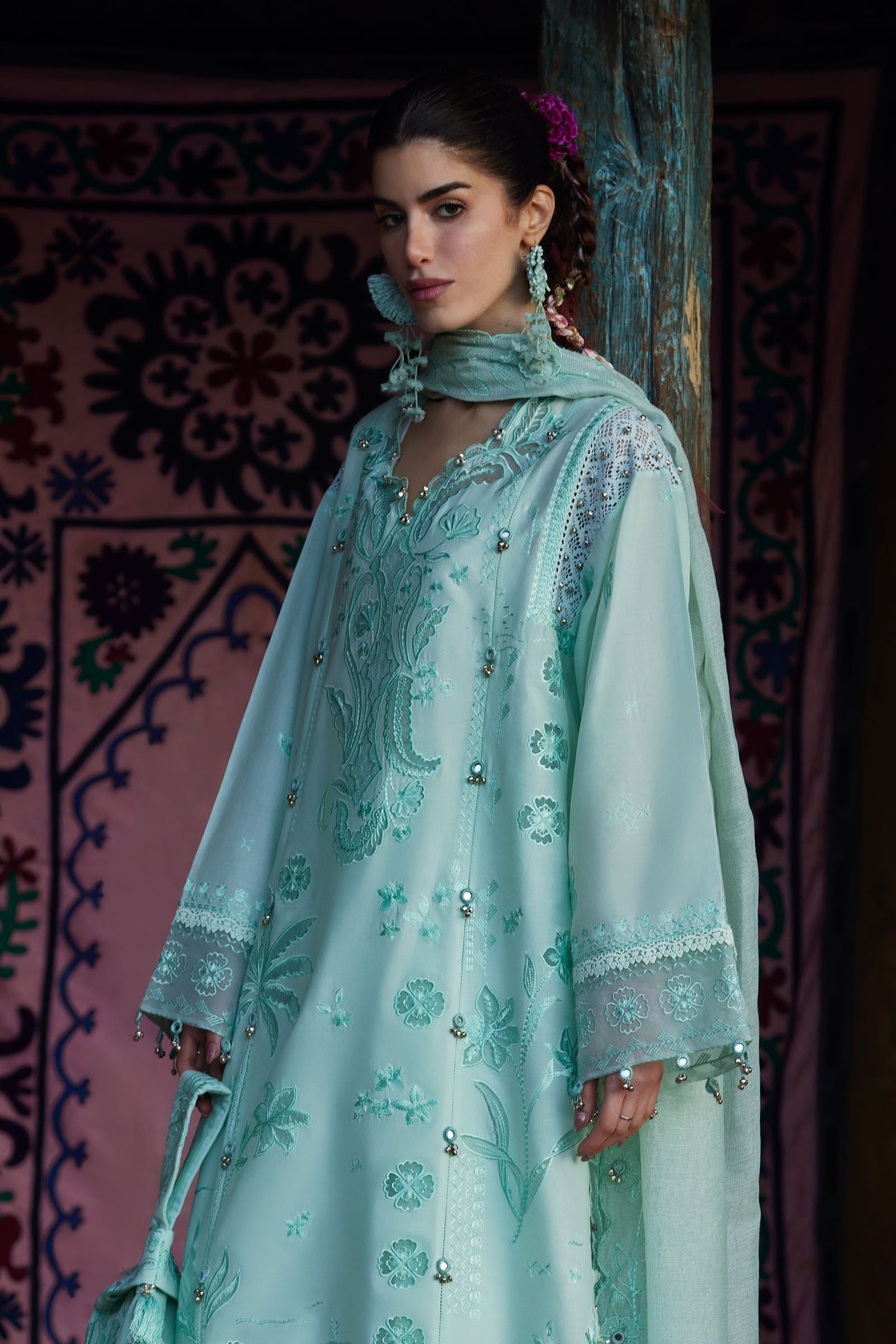 FĚN YÙN 粉韵 (ZL26-09 A) | Zaha Festive Lawn’26