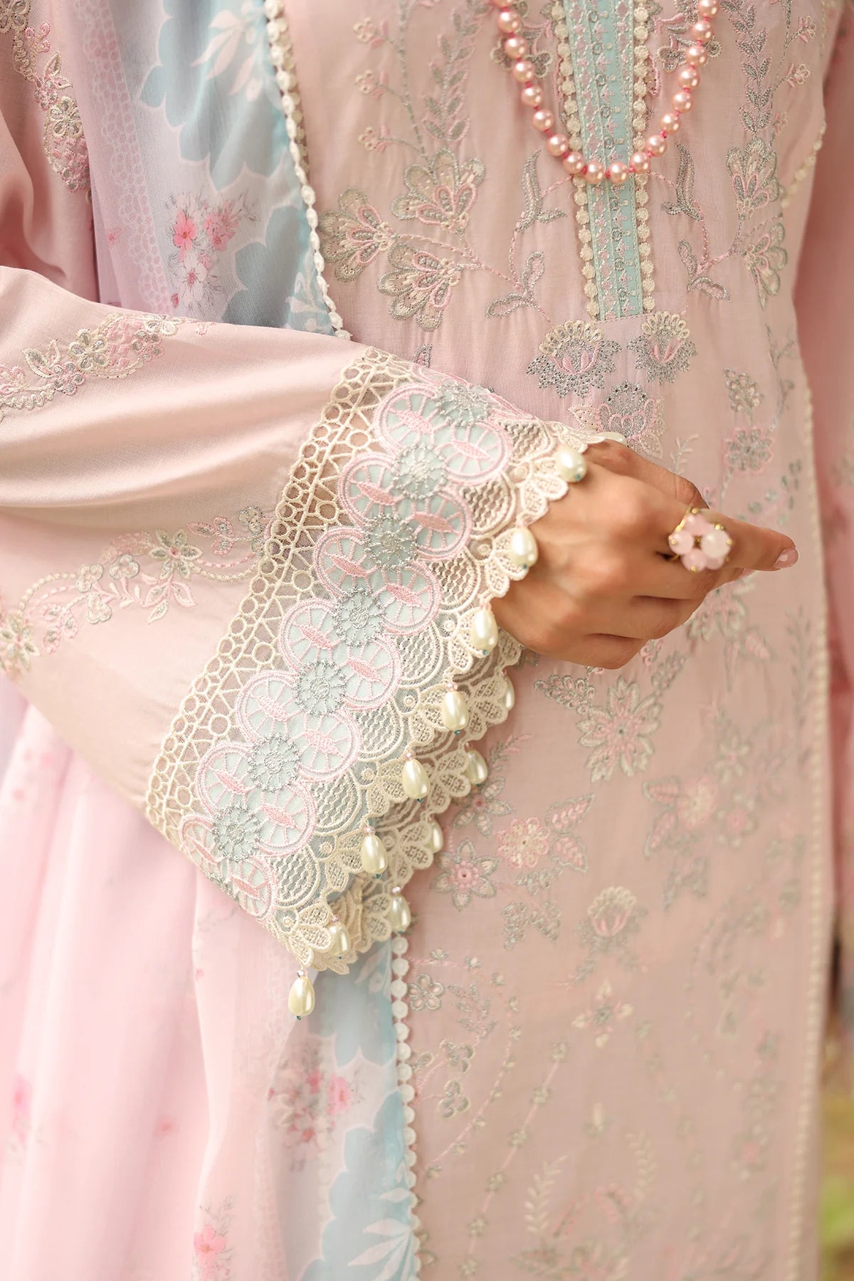 ESUF4260 | UNSTITCHED | Baroque