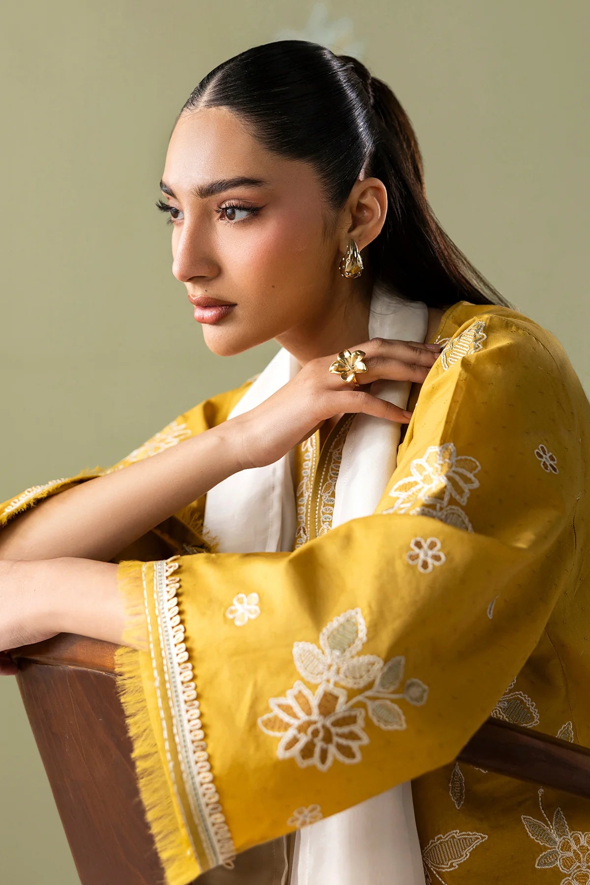 ESUF4419 | UNSTITCHED | Baroque