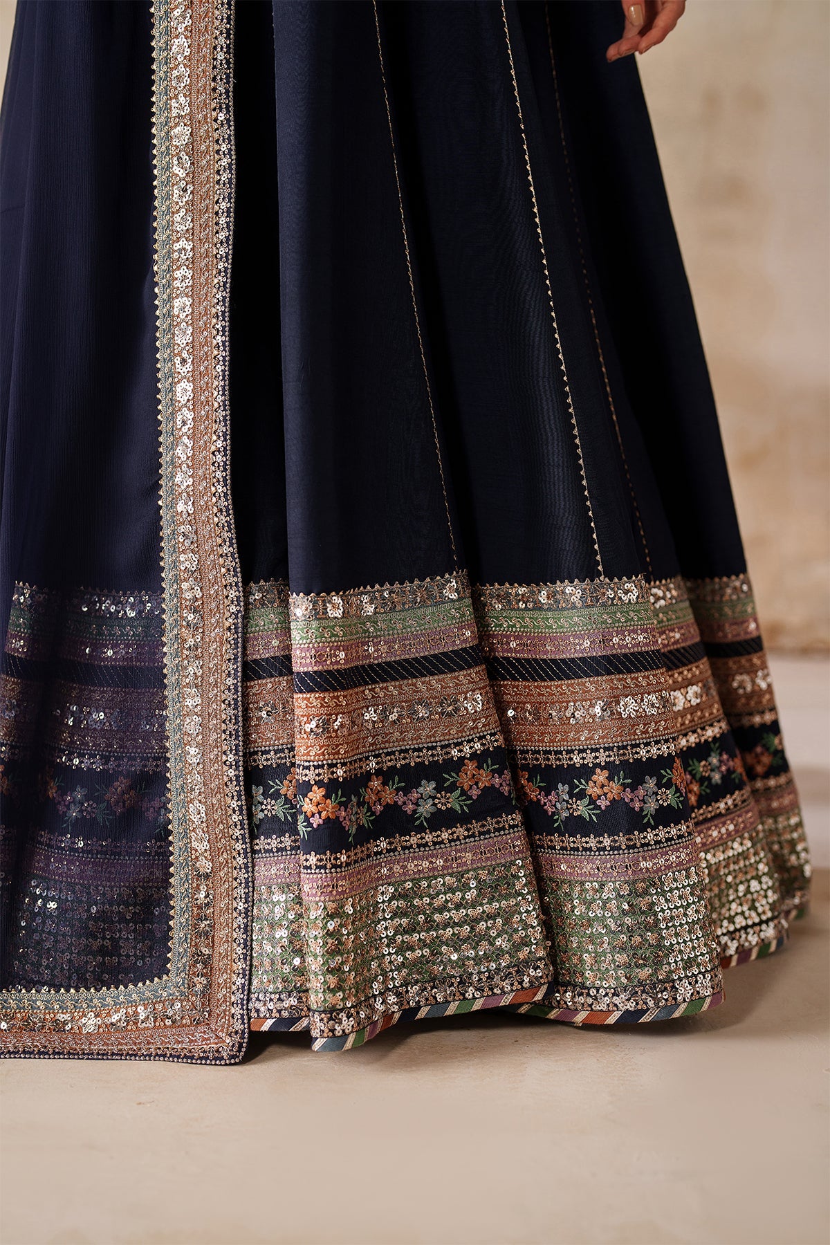 EFPR1209 | New In | Baroque