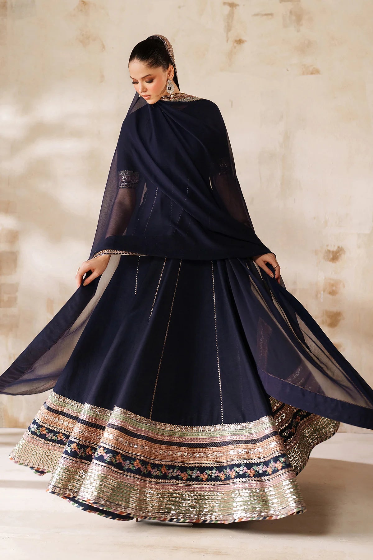 EFPR1209 | New In | Baroque