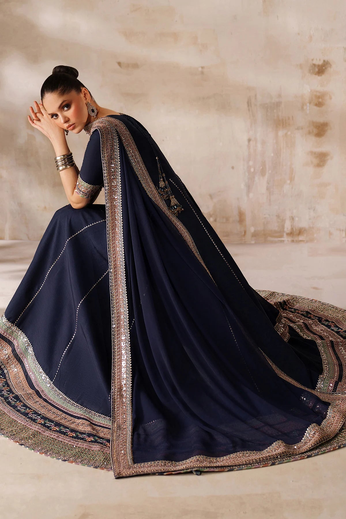 EFPR1209 | New In | Baroque