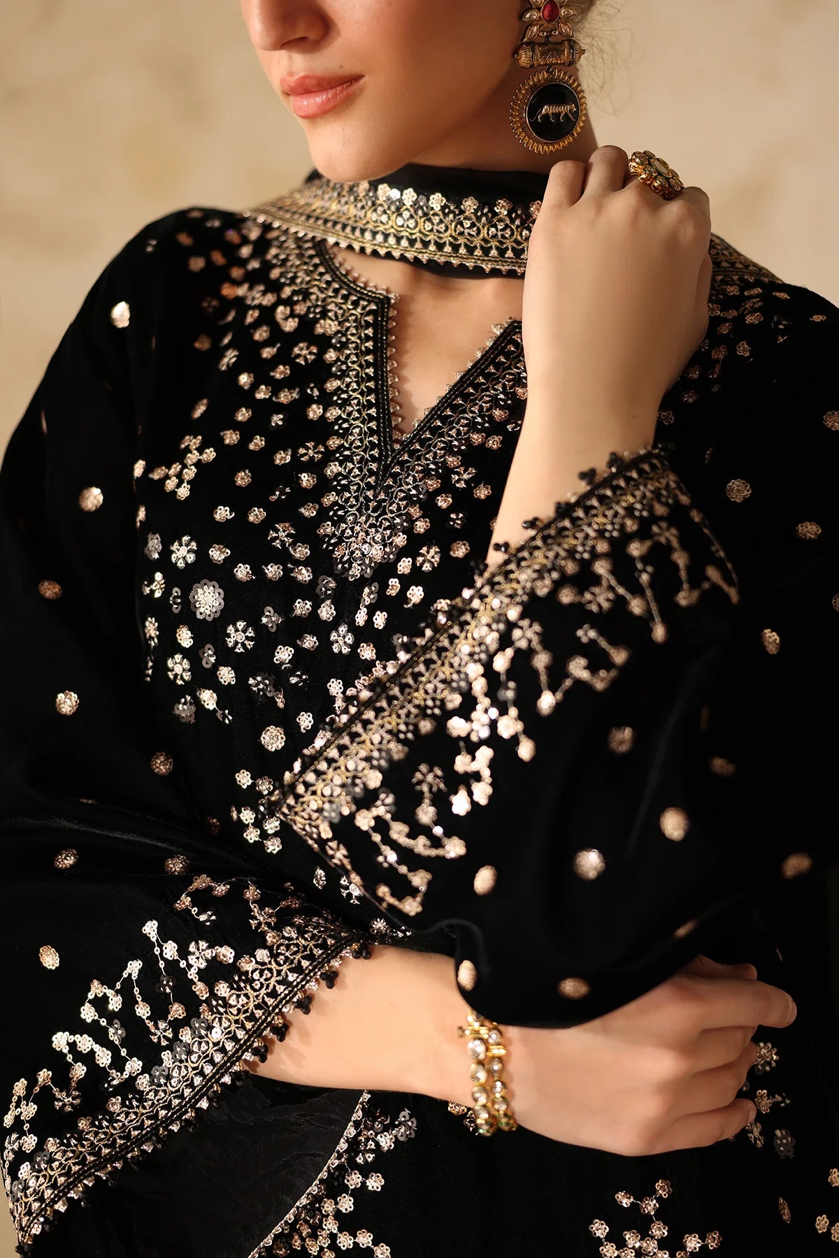EMBROIDERED VELVET SF-4316 | Baroque