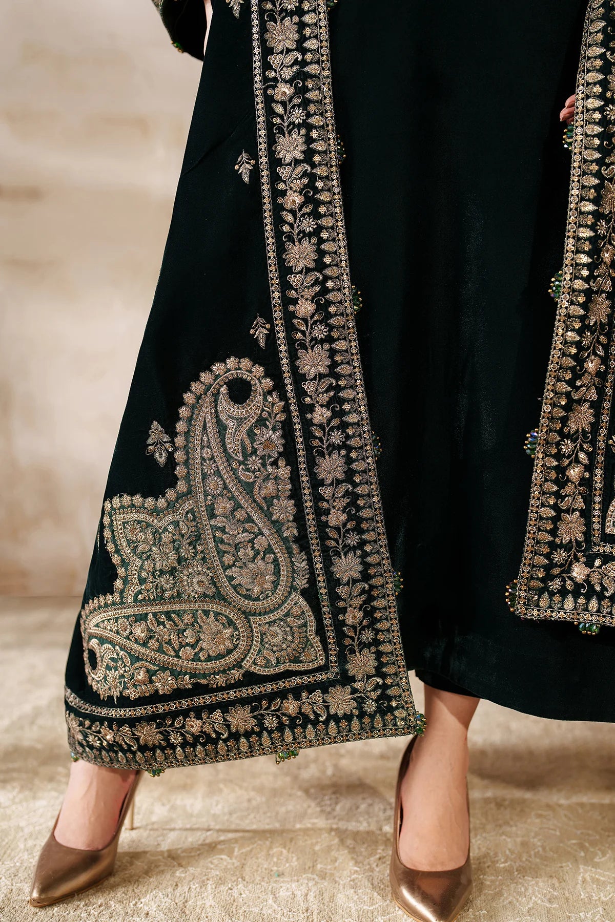 EMBROIDERED VELVET SHAWL VS-63 | Baroque
