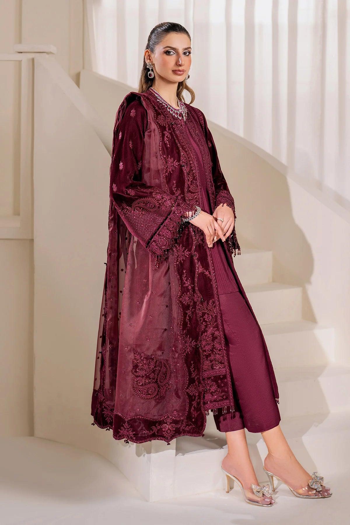 EMBROIDERED VELVET SF-758 | Baroque