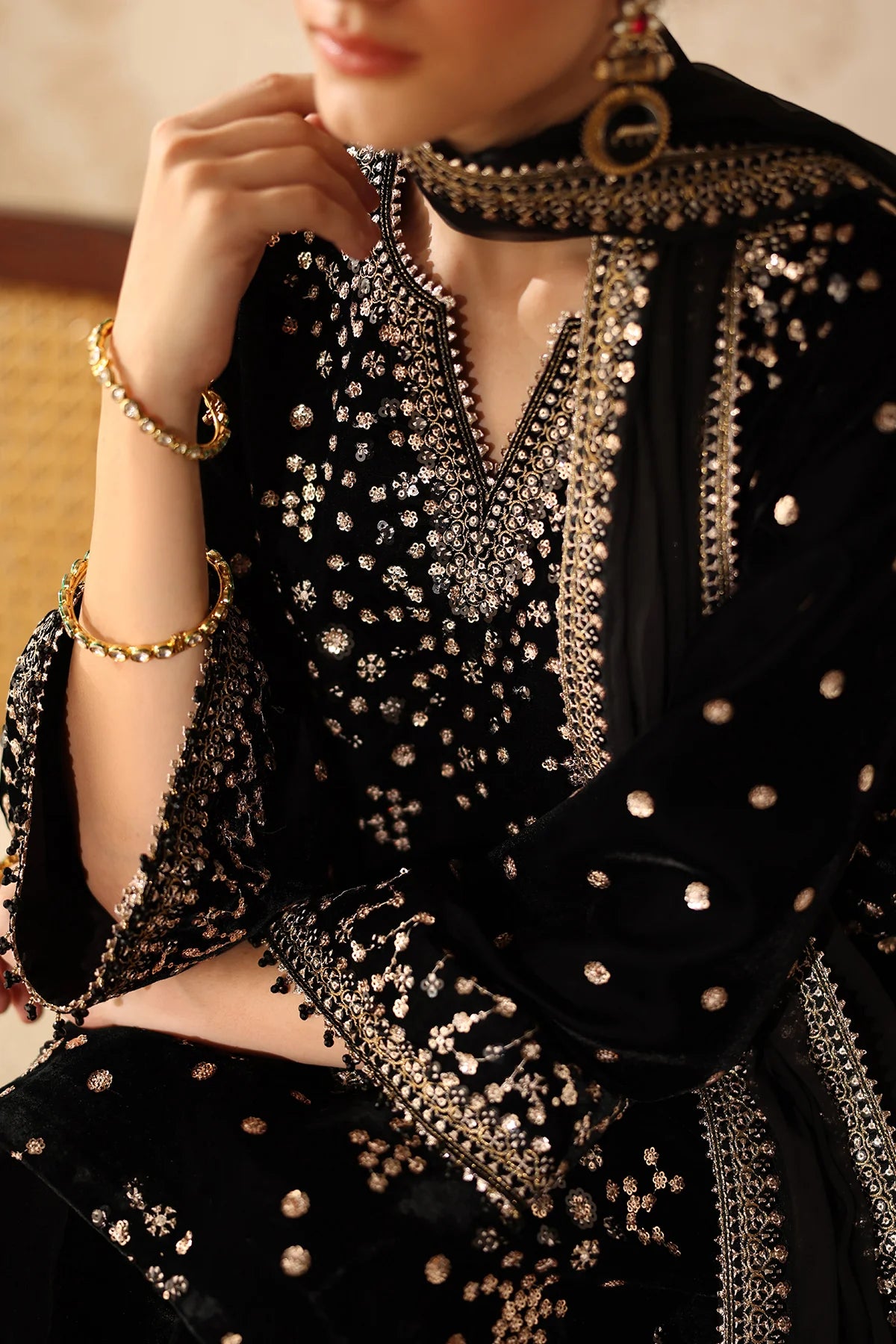 EMBROIDERED VELVET SF-4316 | Baroque