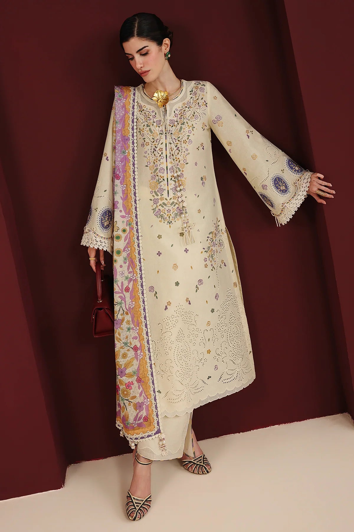 EMBROIDERED LAWN IL26-D01 | Jazmin