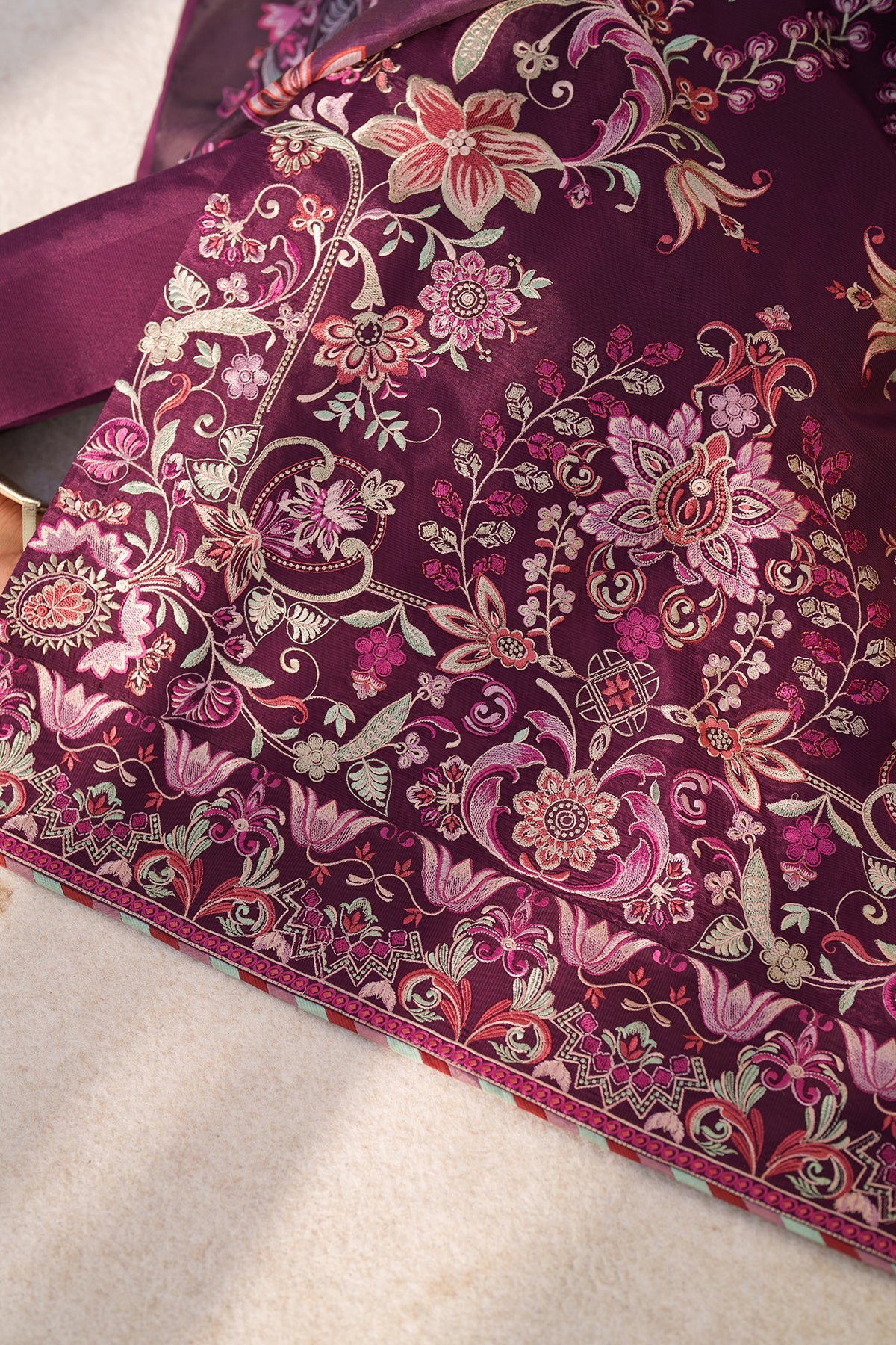 EFUF4382 | UNSTITCHED | Baroque