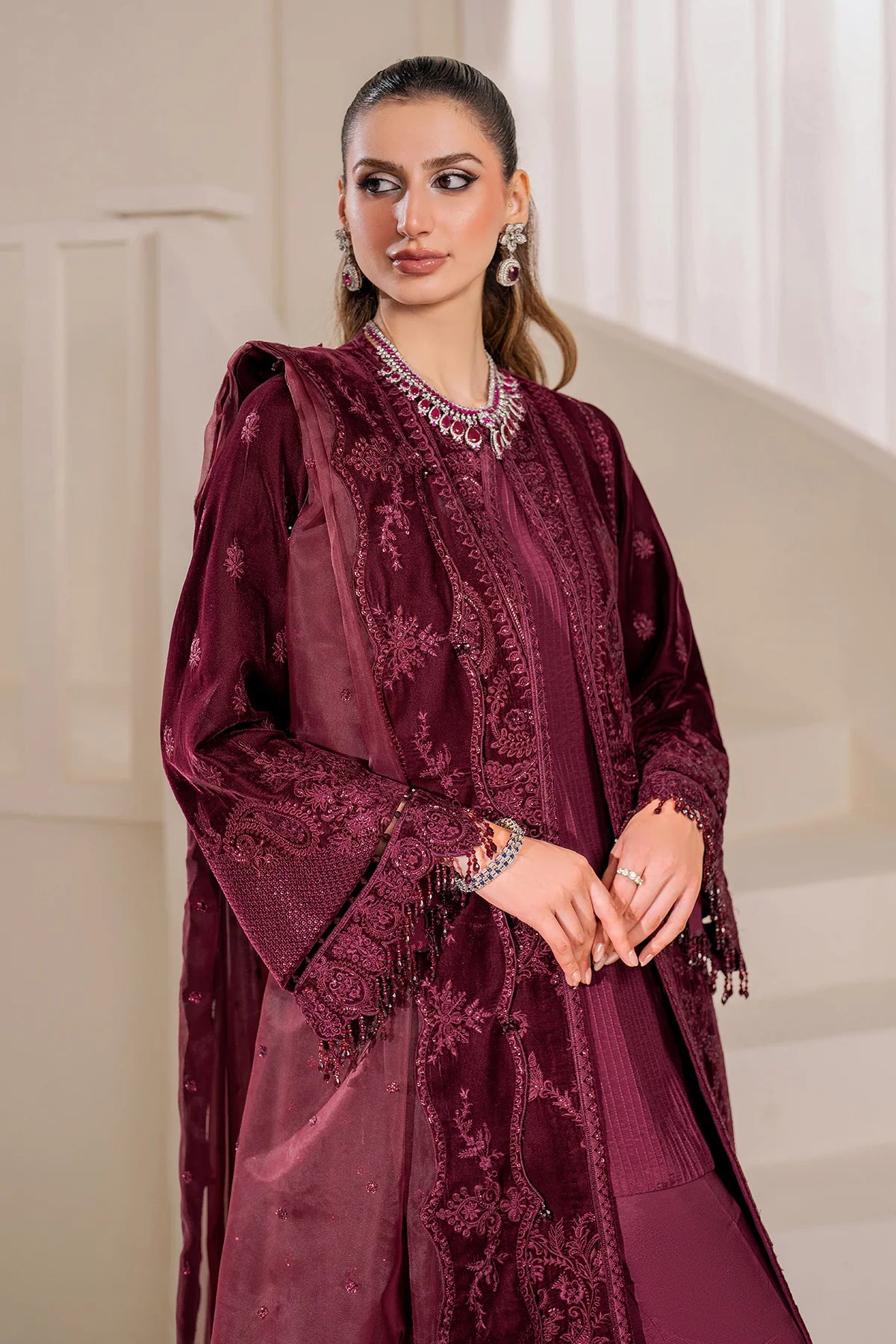 EMBROIDERED VELVET SF-758 | Baroque