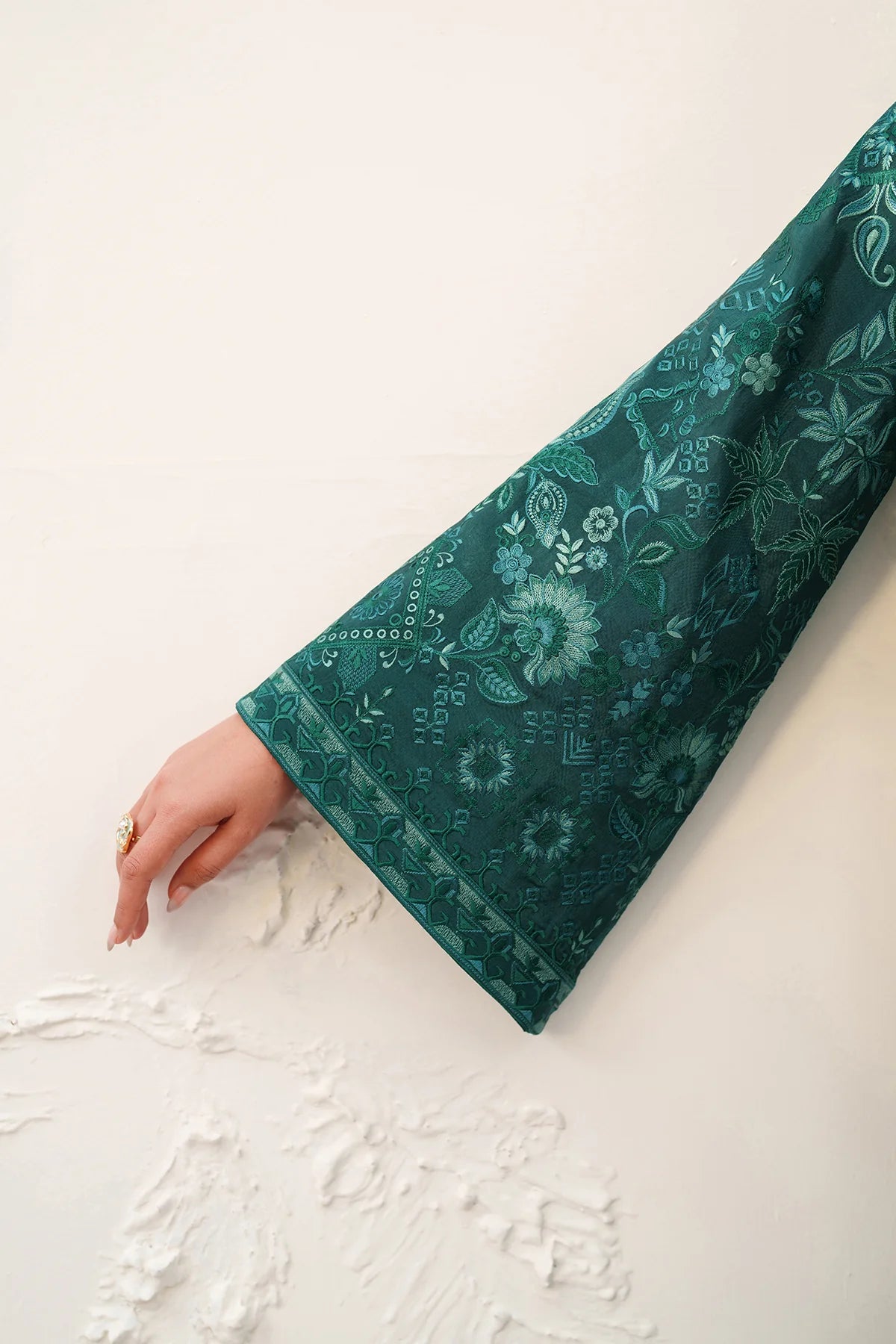 EFUF4383 | UNSTITCHED | Baroque