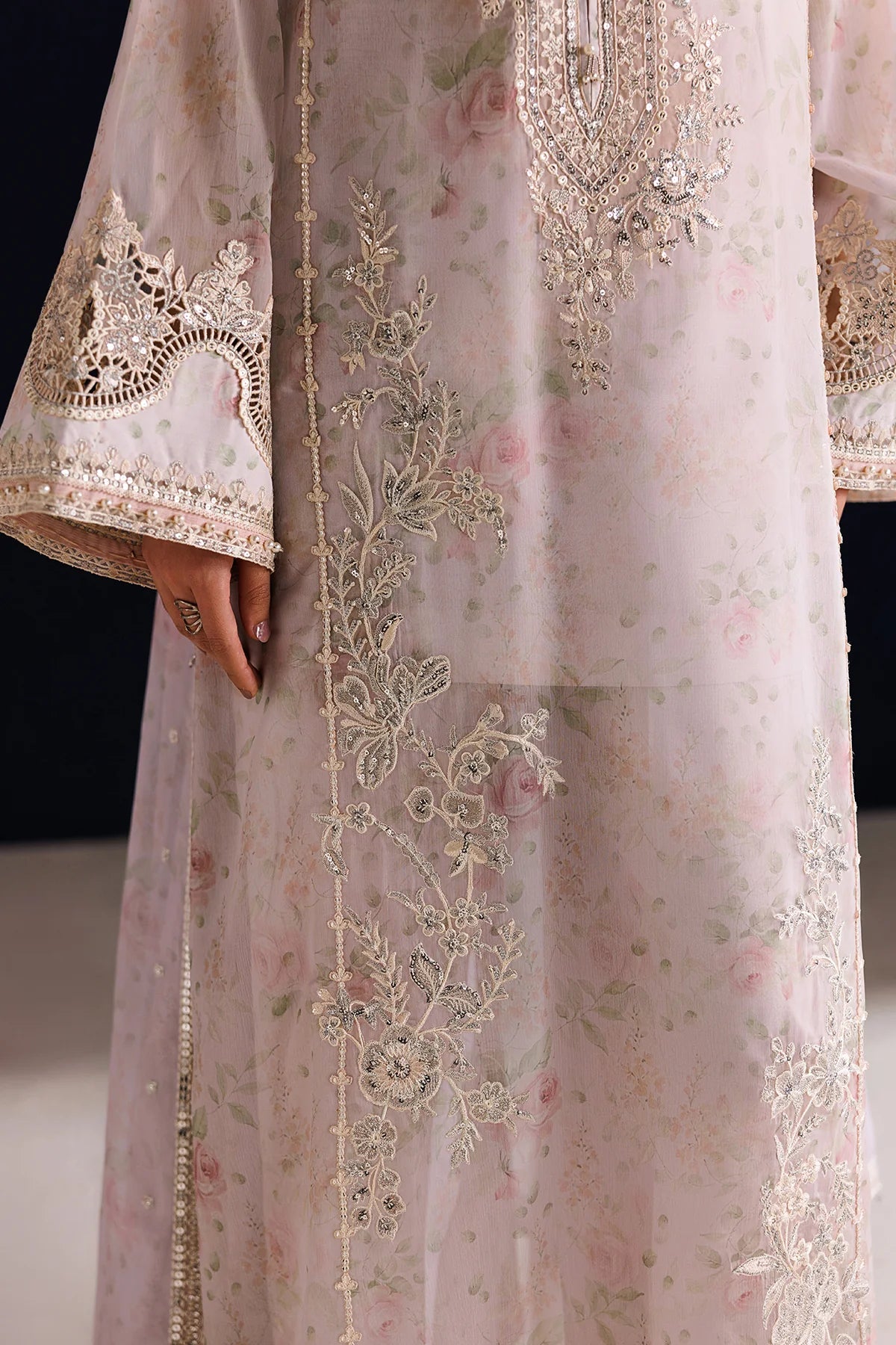 EFPR1320 | New In | Baroque