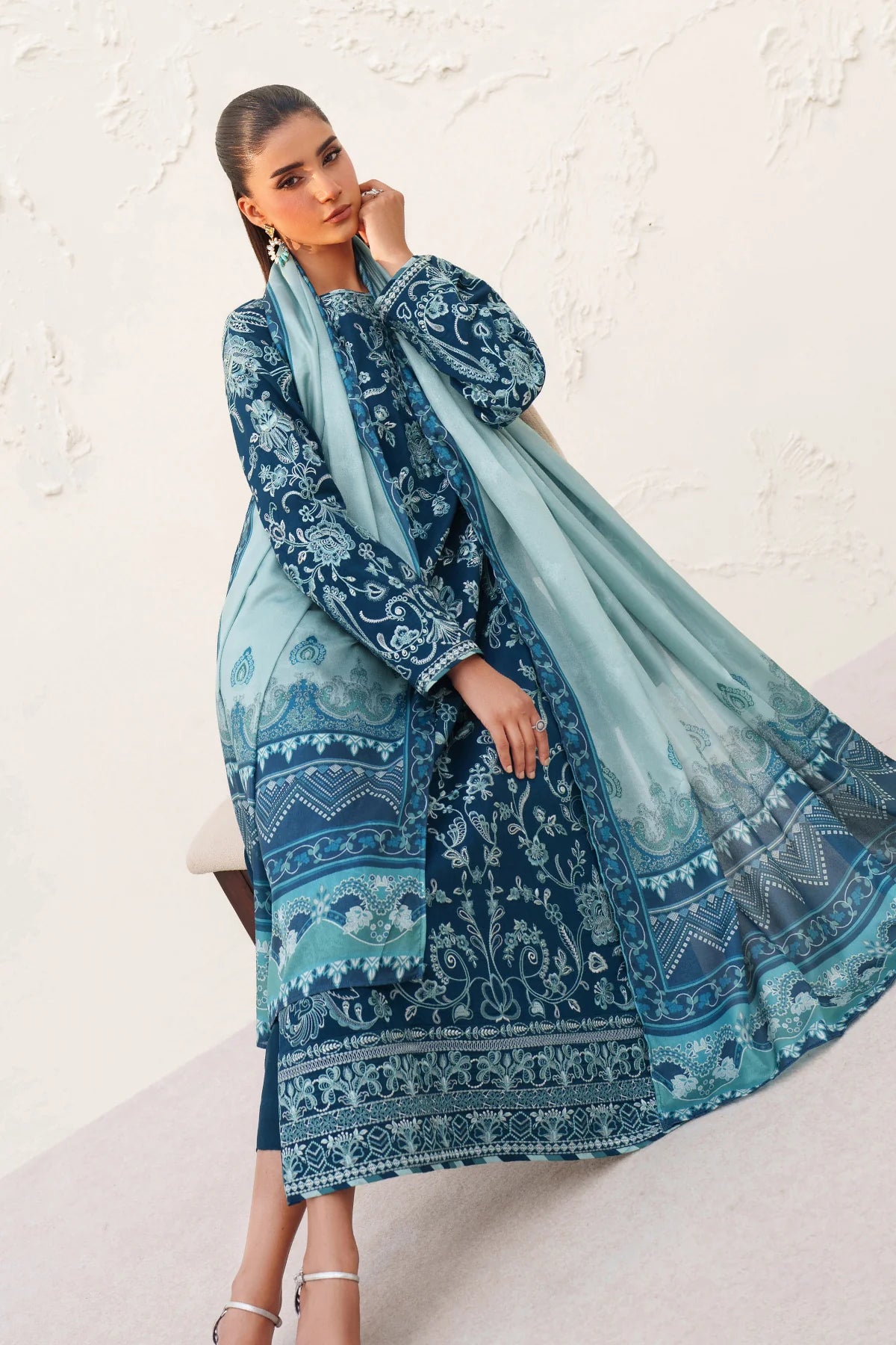 EFUF4384 | UNSTITCHED | Baroque