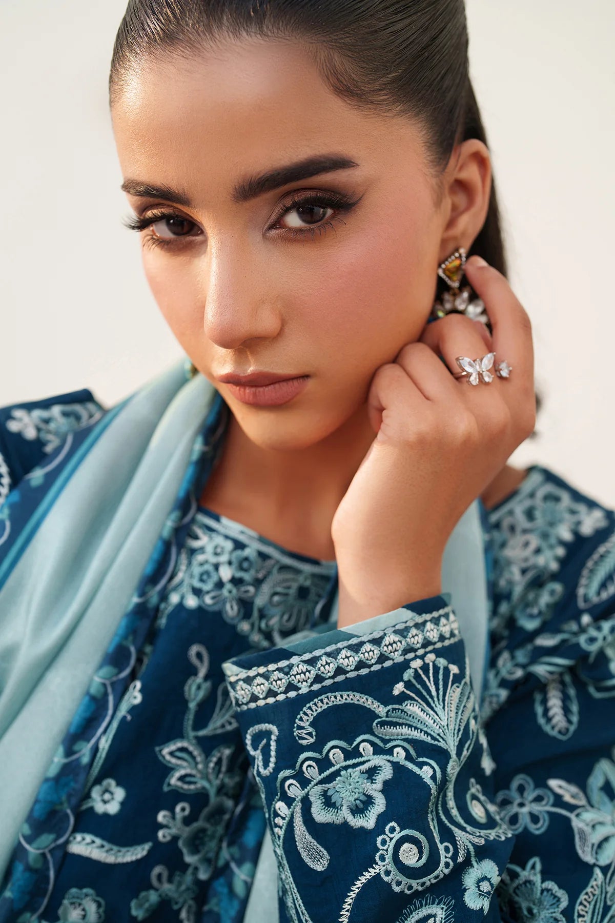 EFUF4384 | UNSTITCHED | Baroque