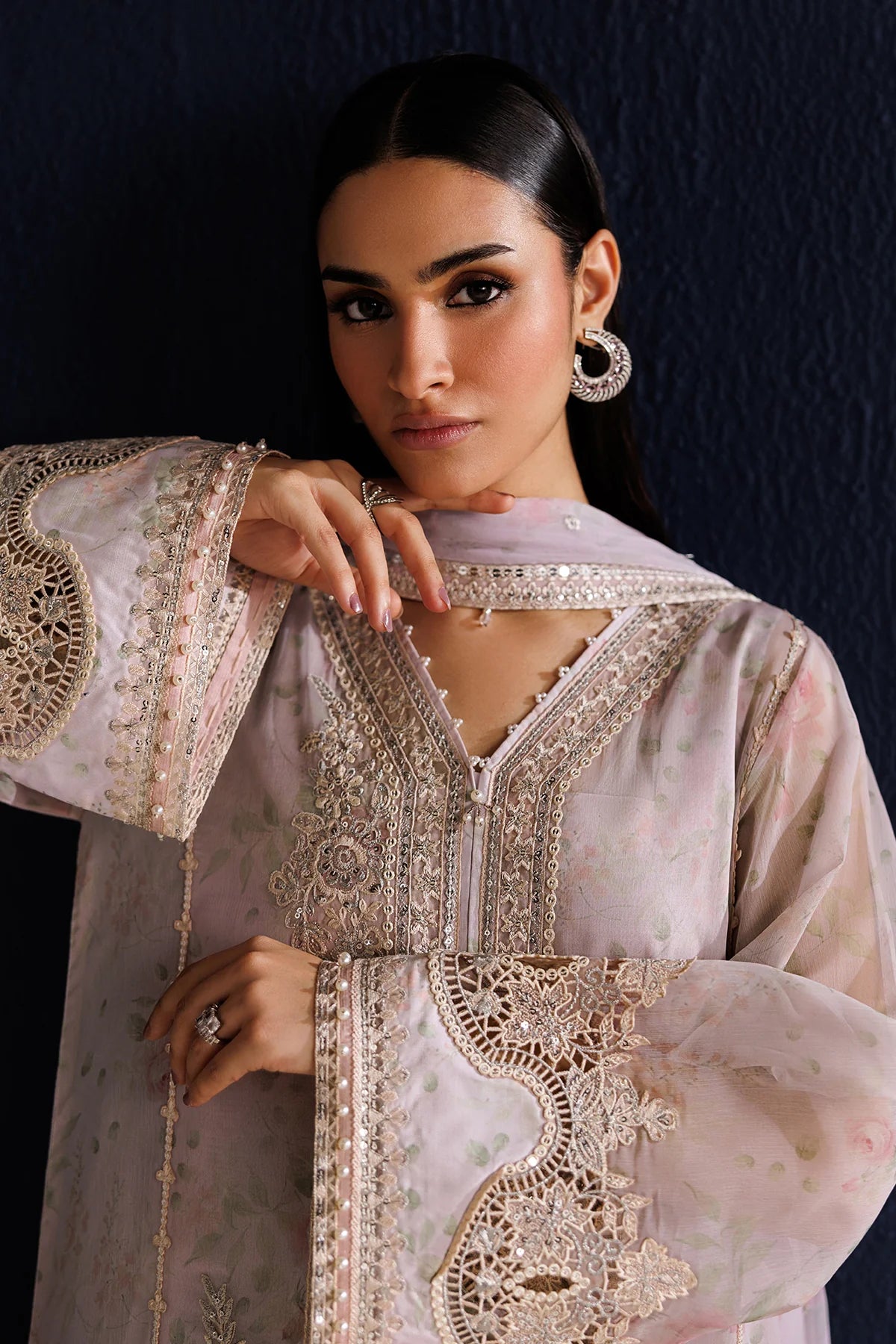 EFPR1320 | New In | Baroque