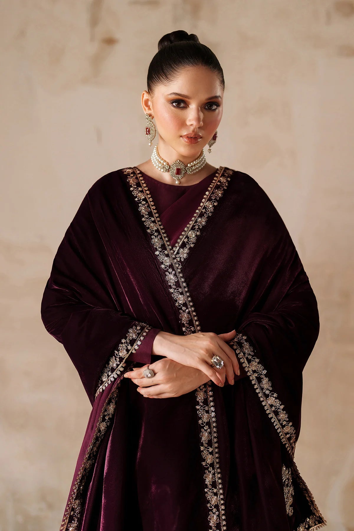 EMBROIDERED VELVET SHAWL VS-60 | Baroque