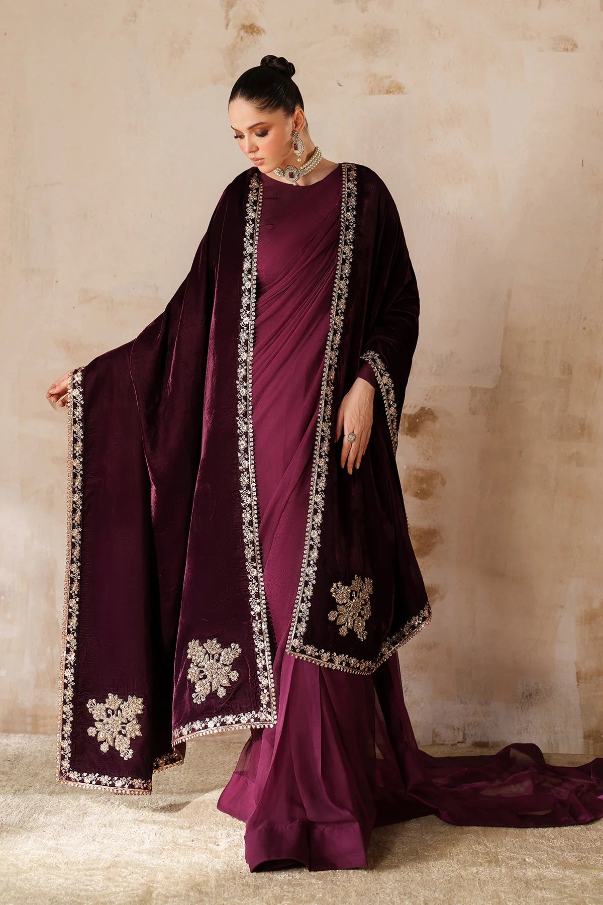 EMBROIDERED VELVET SHAWL VS-60 | Baroque