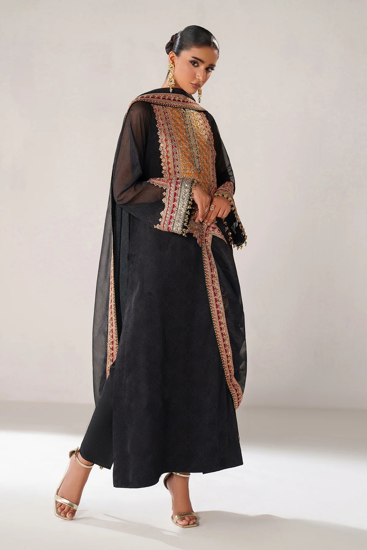 EFPR1246 | New In | Baroque