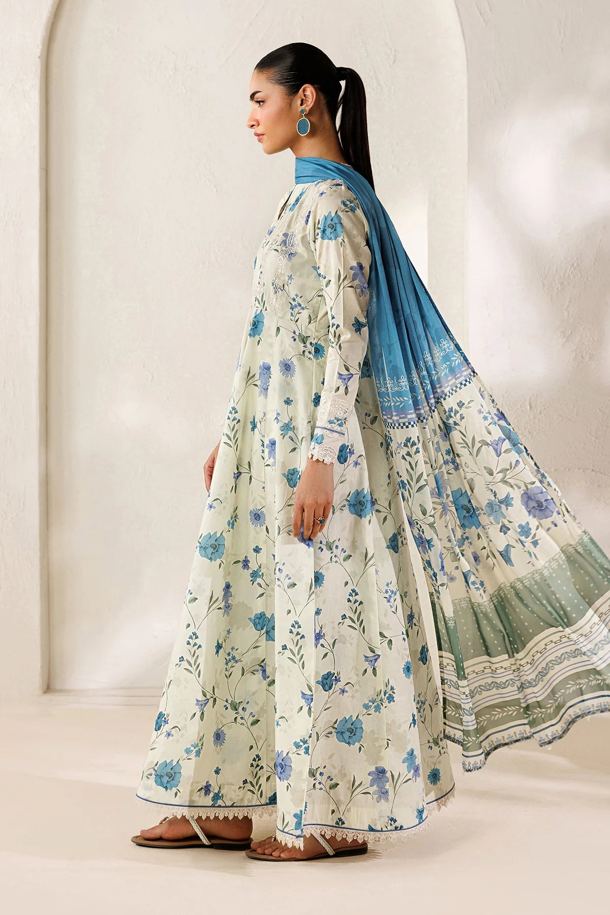 ESPR1343 | New In | Baroque