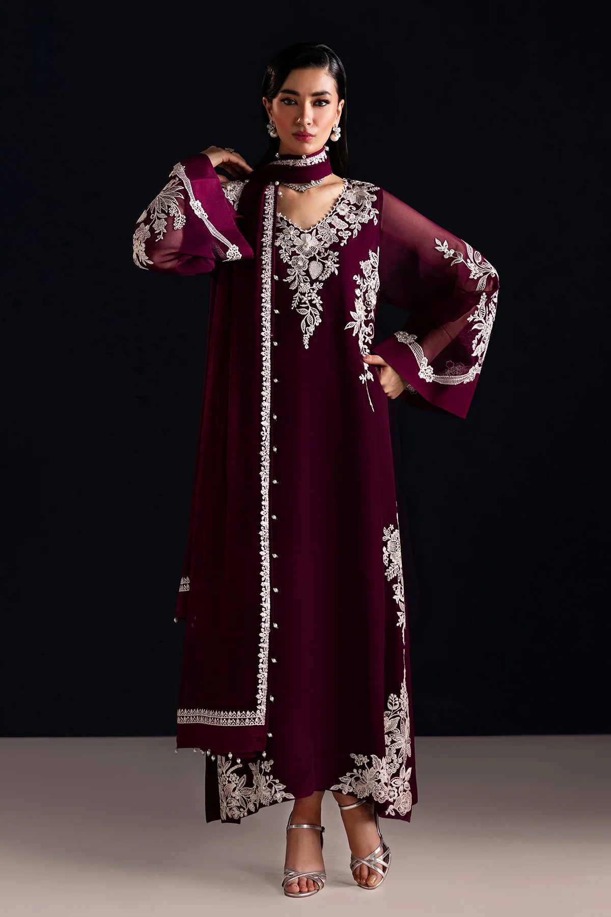EFPR1322 | New In | Baroque
