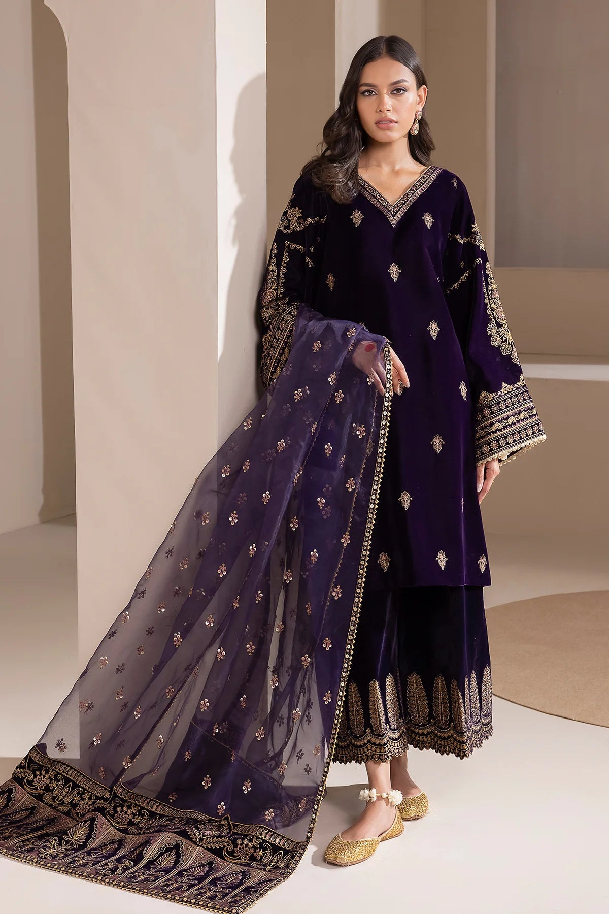EMBROIDERED VELVET UF-420 | Baroque