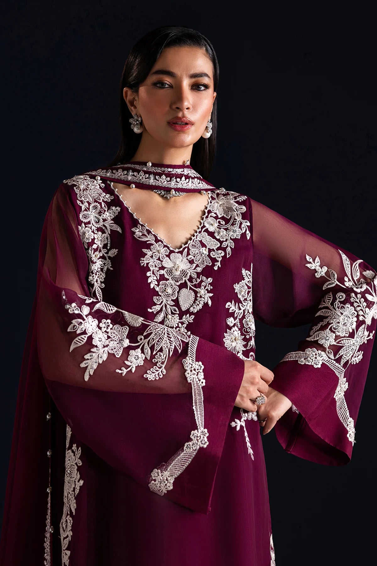 EFPR1322 | New In | Baroque